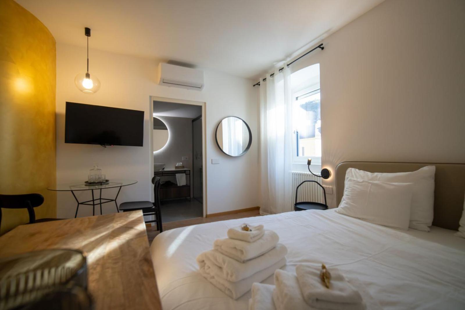 Guesthouse Diwine Merano Exterior foto A room at the hotel